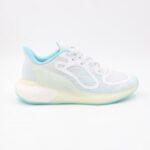 ⁦حذاء رياضي للنساء لون أبيض وأزرق⁩ - الصورة ⁦3⁩