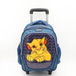 ⁦حقيبة مدرسية عجل بتصميم سيمبا حجم 14 انش لون بترولي⁩ - الصورة ⁦2⁩