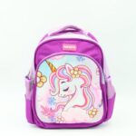 ⁦حقيبة مدرسية بتصميم يونكورن حجم 12 انش لون بنفسجي⁩ - الصورة ⁦2⁩