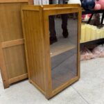 ⁦خزانة خشبية عملية وأنيقة⁩ - الصورة ⁦2⁩