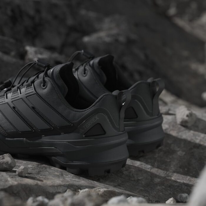 ⁦adidas Men's Terrex Skychaser Hiking Shoes - Black⁩ - الصورة ⁦29⁩