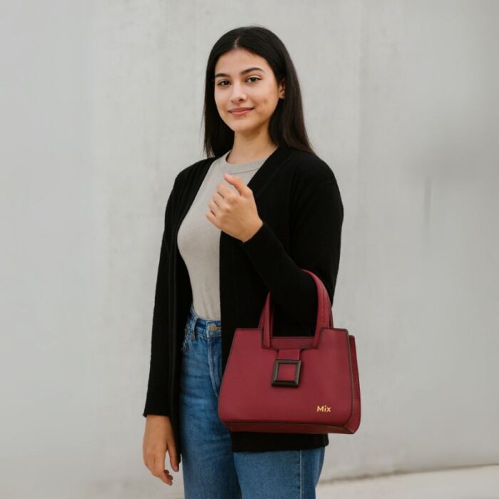 ⁦شنطة كتف لون عنابي⁩ - الصورة ⁦6⁩