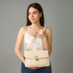 ⁦شنطة كتف لون بيج⁩ - الصورة ⁦5⁩