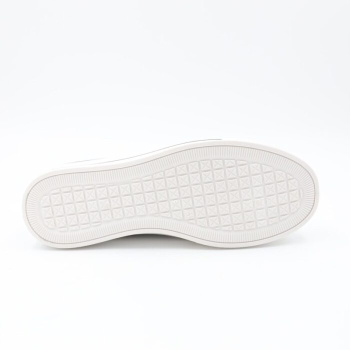 ⁦حذاء كاجوال ستاتي لون رمادي فاتح⁩ - الصورة ⁦5⁩