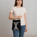 ⁦شنطة توت باغ عملية بسيطة بالقماش البدوي الوان منوعة لون اسود⁩ - الصورة ⁦2⁩