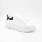 ⁦حذاء رياضي جلد للرجال لون أبيض وأسود⁩ - الصورة ⁦2⁩