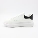 ⁦حذاء رياضي جلد للرجال لون أبيض وأسود⁩ - الصورة ⁦5⁩