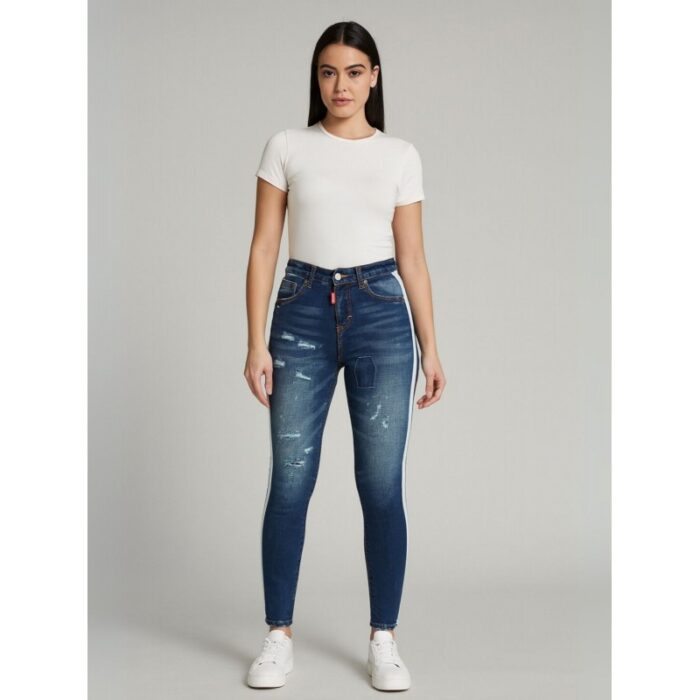 103390062_68c55a8998df9 بنطلون جينز للنساء لون أزرق - الصورة 1