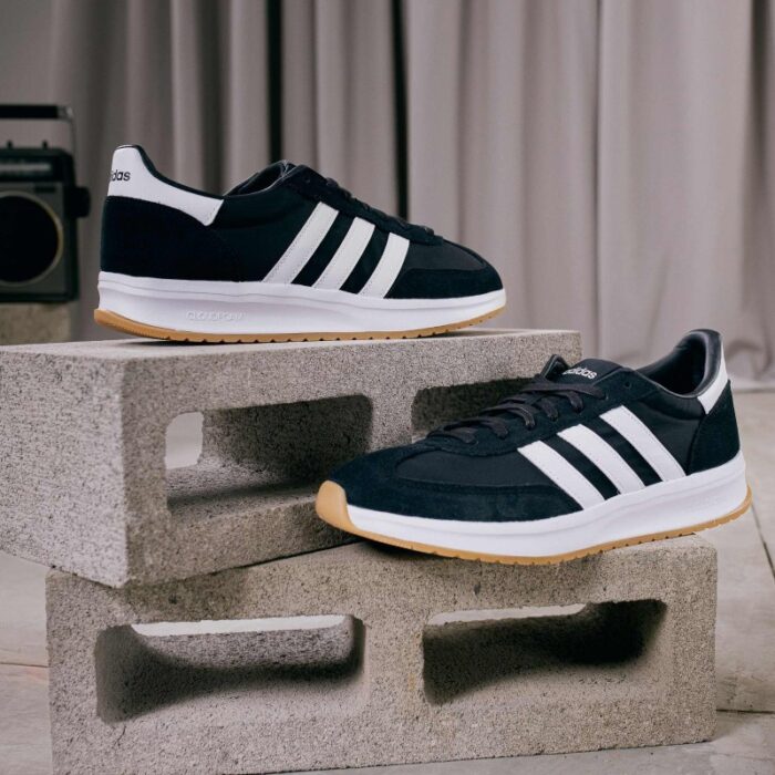 ⁦adidas RUN 70s 2.0 Shoes - Black⁩ - الصورة ⁦32⁩
