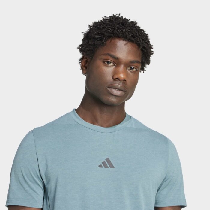 ⁦adidas Men's Designed for Training Workout Tee - Green⁩ - الصورة ⁦5⁩
