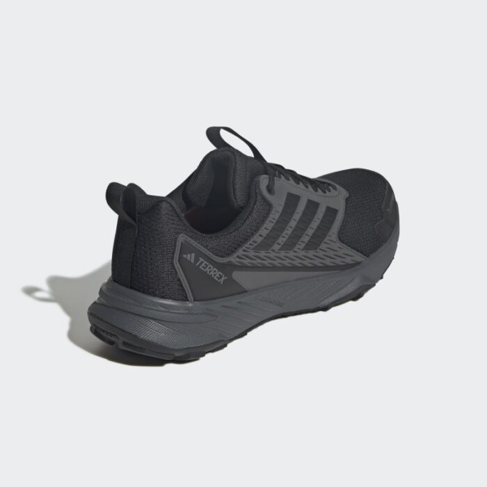 ⁦adidas Men's Terrex Tracefinder 2 CLIMAPROOF Trail Running Shoes⁩ - الصورة ⁦3⁩