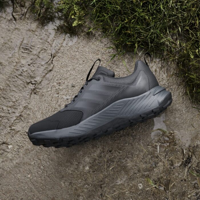 ⁦adidas Men's Terrex Tracefinder 2 CLIMAPROOF Trail Running Shoes⁩ - الصورة ⁦13⁩