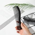 مشط شعر لون اسود