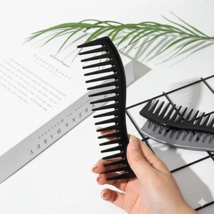 103390626_68d2518bcc245 مشط شعر لون اسود - الصورة 1