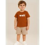 ⁦طقم ولادي ( بلوزة بني وشرط بيج )⁩ - الصورة ⁦2⁩