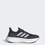 ⁦Adidas Men's Ultraboost 5 Shoes - Black⁩ - الصورة ⁦2⁩