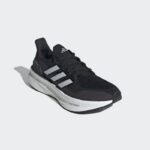 ⁦Adidas Men's Ultraboost 5 Shoes - Black⁩ - الصورة ⁦6⁩