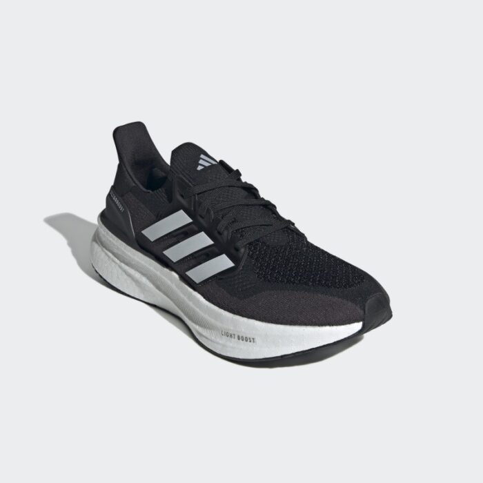⁦Adidas Men's Ultraboost 5 Shoes - Black⁩ - الصورة ⁦6⁩