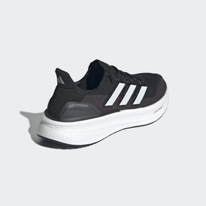 ⁦Adidas Men's Ultraboost 5 Shoes - Black⁩ - الصورة ⁦7⁩