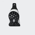 ⁦Adidas Men's Ultraboost 5 Shoes - Black⁩ - الصورة ⁦17⁩