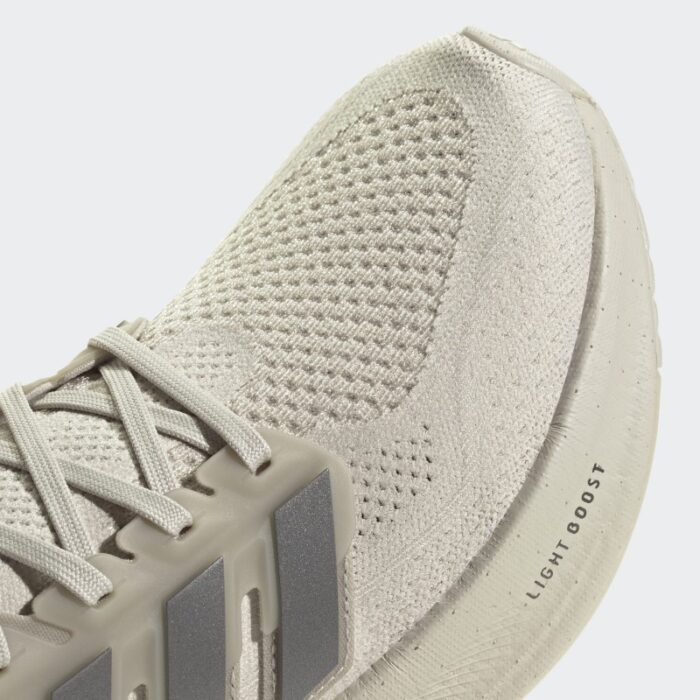 ⁦Adidas Men's Ultraboost 5 Shoes - Beige⁩ - الصورة ⁦8⁩