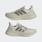⁦Adidas Men's Ultraboost 5 Shoes - Beige⁩ - الصورة ⁦10⁩