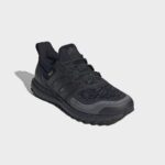 ⁦Adidas Men's Ultraboost 1.0 ATR Shoes - Black⁩ - الصورة ⁦6⁩