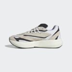 ⁦Adidas Men's Lightblaze Shoes - Beige⁩ - الصورة ⁦5⁩