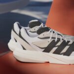 ⁦Adidas Men's Lightblaze Shoes - Beige⁩ - الصورة ⁦30⁩