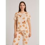 بيجامة ستاتية لون بيج اشكال ملون بنطلون وبلوزة نص كم One Size