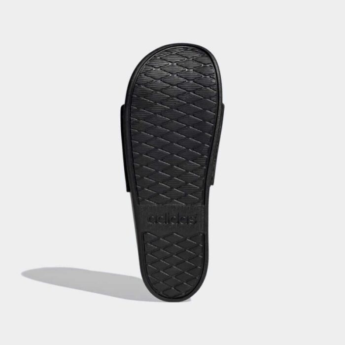 ⁦adidas Adilette Comfort Slides - Black⁩ - الصورة ⁦5⁩