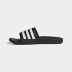 ⁦adidas Adilette Comfort Slides - Black⁩ - الصورة ⁦6⁩