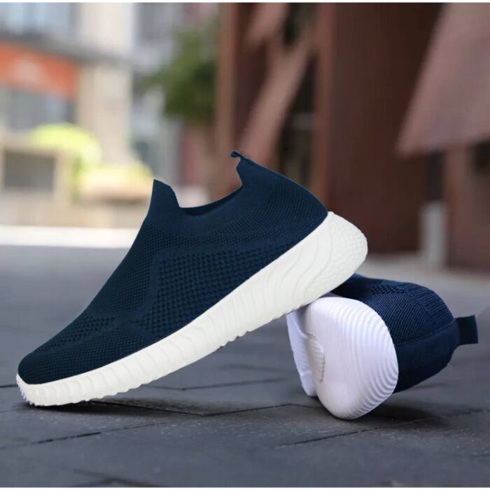 10313200_68e2712a86cec حذاء سبورت شبابي لون كحلي - الصورة 1