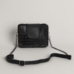 ⁦شنطة نسائية صغيرة لون اسود⁩ - الصورة ⁦2⁩