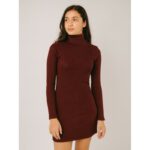 بلوزة بودي جولف بأكمام طويلة للنساء لون خمري