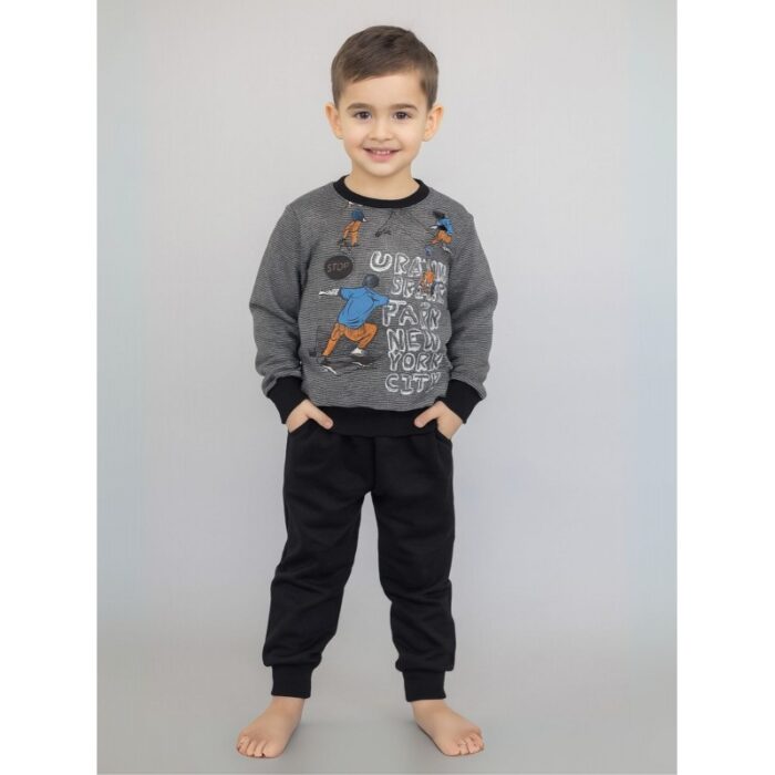 103391436_68e2e56784b35 طقم قطعتين بلوزة وبنطلون ولادي لون سكني وأسود - الصورة 1