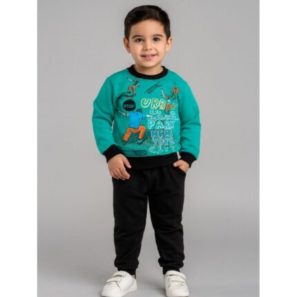 طقم قطعتين بلوزة وبنطلون ولادي لون أخضر وأسود