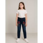 ⁦بنطلون جينز بناتي مزخرف لون كحلي⁩ - الصورة ⁦2⁩