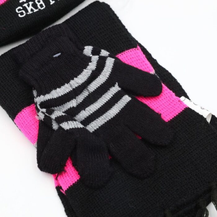 ⁦بكج LOL طاقية + كفوف + لفحة لون اسود+سكني⁩ - الصورة ⁦3⁩