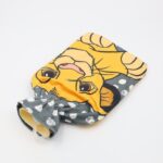 ⁦قربة للماء الساخن بتصاميم شخصيات ديزني سيمبا لون اصفر⁩ - الصورة ⁦2⁩