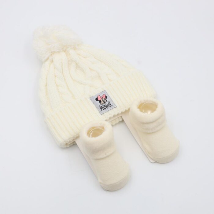 103391612_68de8a43dd75b بكج طاقية + جرابات لمولد جديد MINNIE MOUSE لون ابيض - الصورة 1