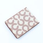 جزدان رجالي شبابي لون عسلي وأبيض