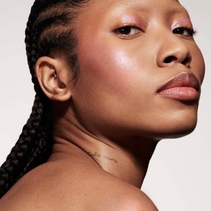 ⁦Fenty Beauty by Rihanna Killawatt Freestyle Highlighter 05 Wattabrat 8gr - هايلايتر فنتي بيوتي 8 جرام⁩ - الصورة ⁦2⁩