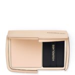 ⁦Hourglass Vanish Airbrush Pressed Powder Translucent Light بودرة فانيش المضغوطة⁩ - الصورة ⁦3⁩