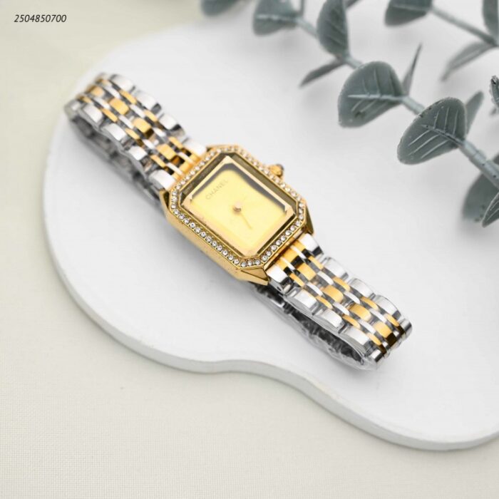 103391752_68e2e62a7cdf5 ساعة يد نسائية أنيقة لون ذهبي و ابيض - الصورة 1