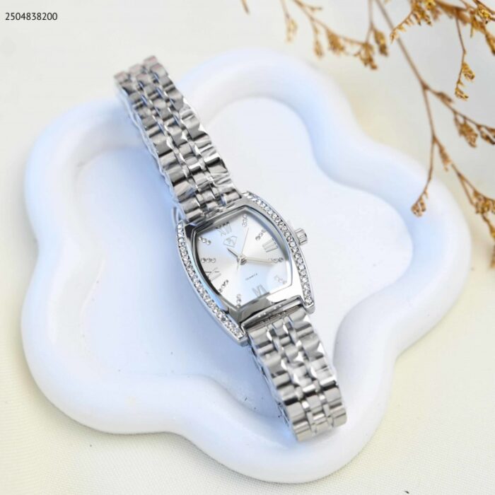 103391777_68e2e6490930f ساعة يد نسائية أنيقة لون فضي - الصورة 1