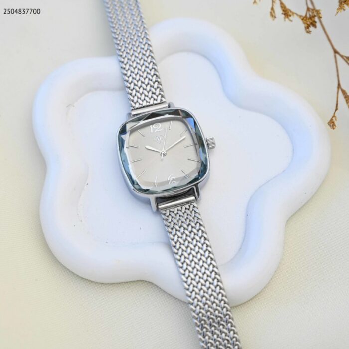 103391802_68e2e66c19ef1 ساعة يد نسائية أنيقة لون سكني - الصورة 1