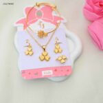 طقم اكسسوارات للأطفال مطلي بالذهب ( سوار + سلسال + حلقان + وخاتم )