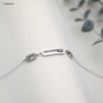 سوار ماركة لون فضي