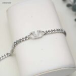 سوار جنزير شكل ماركة لون فضي